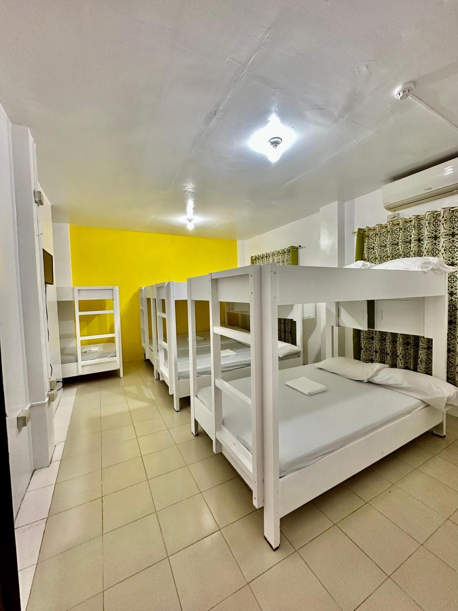 Wendy'S Apartelle Hotel Manoc-Manoc Ngoại thất bức ảnh