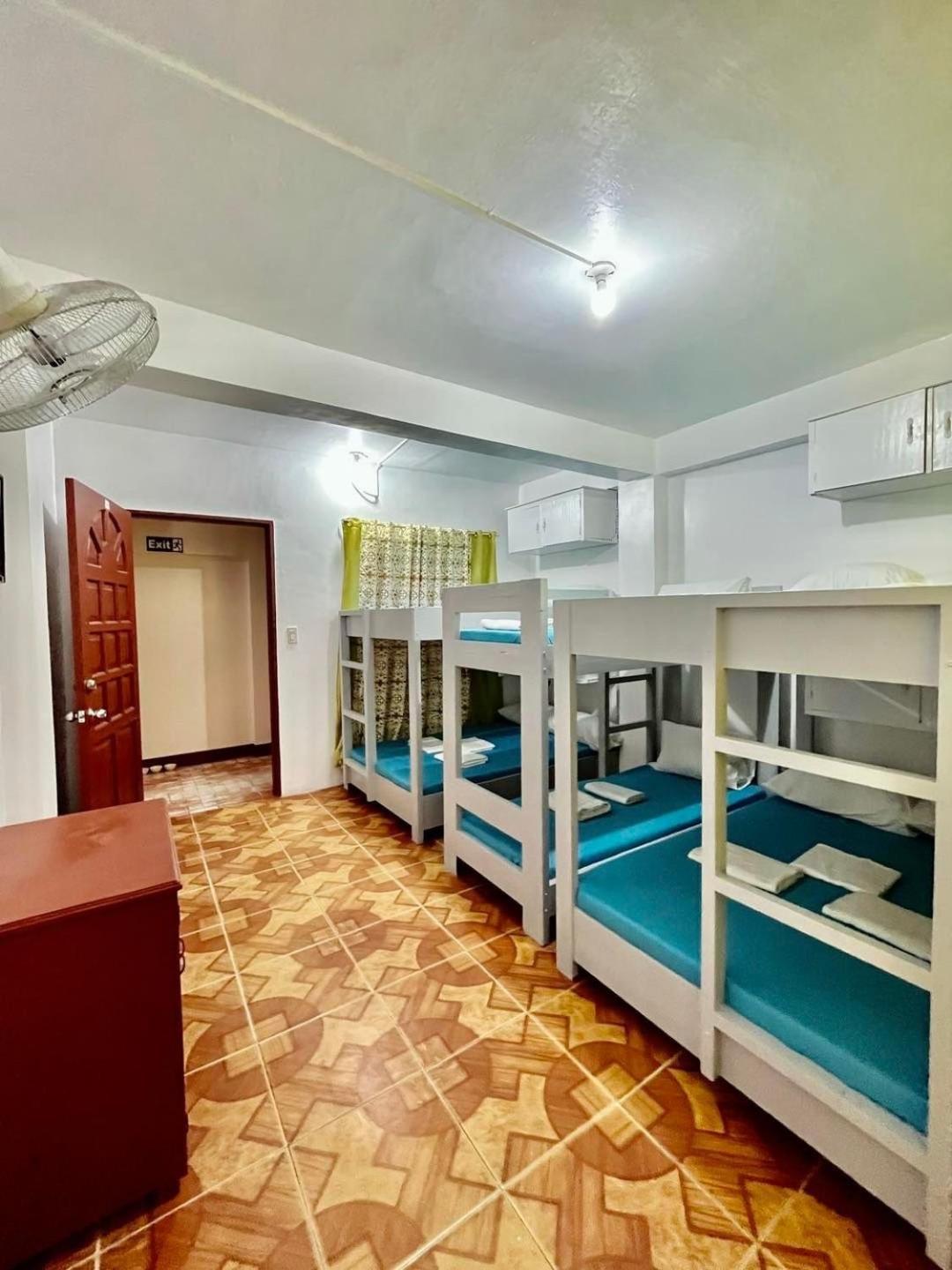 Wendy'S Apartelle Hotel Manoc-Manoc Ngoại thất bức ảnh